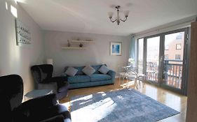 Bright Contemporary Merchant City Flat In Central Location