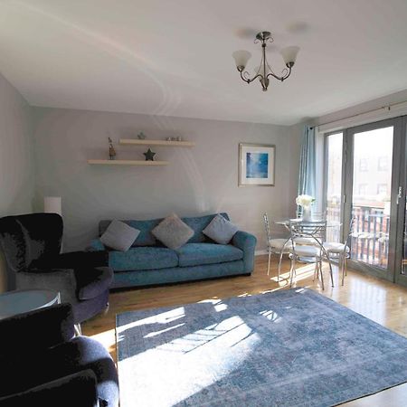 Bright Contemporary Merchant City Flat In Central Location Glasgow Exterior photo