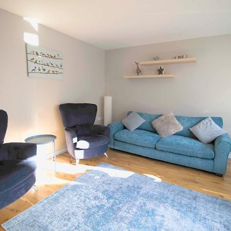 Bright Contemporary Merchant City Flat In Central Location Glasgow Exterior photo