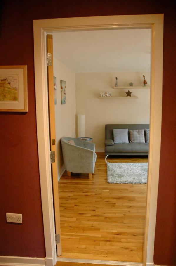 Bright Contemporary Merchant City Flat In Central Location Glasgow Exterior photo